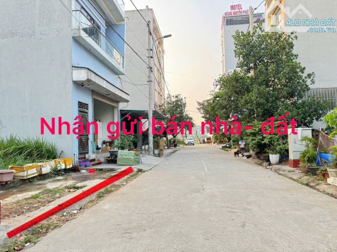 Bán đất dịch vụ mặt tiền kinh doanh cực đẹp, TT Quang Minh, Mê Linh - 95m2, giá 5.7 tỷ