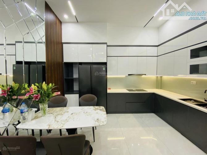 Nhà Trương Định - Hoàng Mai DT 50m2 x 5T, nhà đẹp, oto đỗ cửa, giá 7,85 tỷ, SĐCC