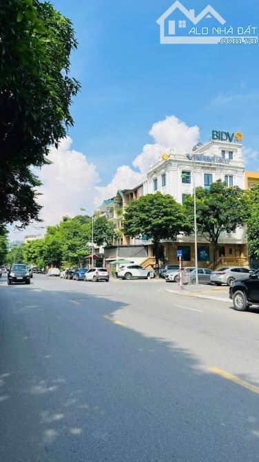 Bán nhà riêng ngõ ô tô phố hạ Yên Quyết , câu giá giá 14 tỷ