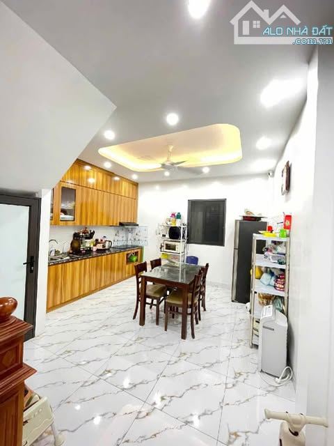 Nhà đẹp Mỹ Đình, ngõ rộng, 10m ra đường oto, 200m ra bãi xe, 43m2, Chỉ 7.15Tỷ - 1