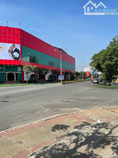 Bán đất đường số 9 TTHC Dĩ An 987m2 - 1