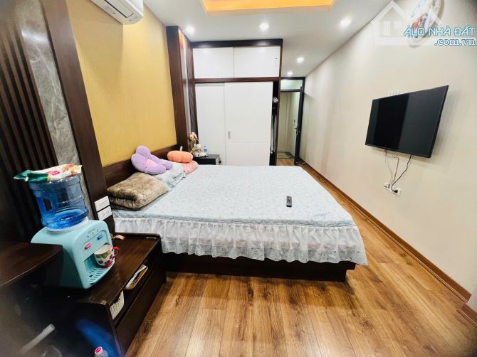 BÁN NHÀ PHÂN LÔ Ô TÔ TRÁNH ĐỖ TRƯỚC CỬA NHÀ MỚI ĐẸP DÂN XÂY TẶNG FULL NỘI THẤT  NHỈNH 7 tỷ - 1