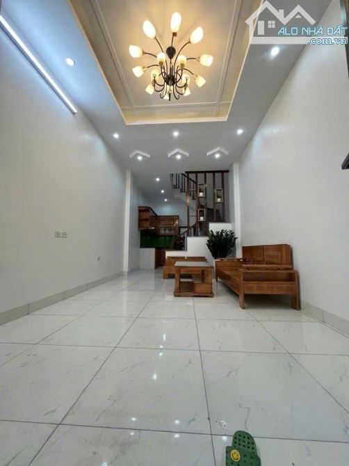 Bán Nhà Ô CHỢ DỪA, 29m², 5 Tầng, Gần Phố, Full Nội Thất, Đẹp Lung Linh, Chỉ 5.65 Tỷ - 1