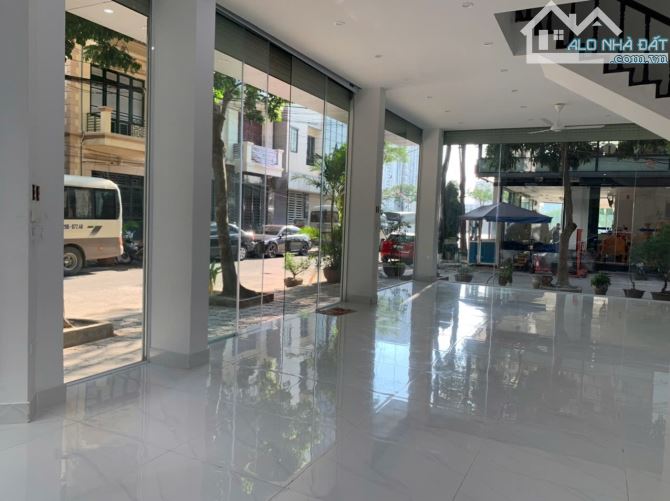 Cho thuê LK Võ Chí Công, Lô góc, 75m2, 5 tầng, MT 24m, VP, Showroom - 60Tr - 1