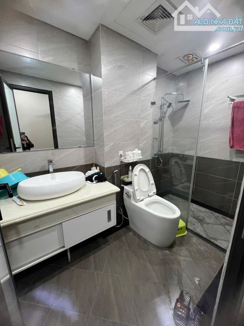 BÁN NHÀ PHÂN LÔ Ô TÔ TRÁNH ĐỖ TRƯỚC CỬA NHÀ MỚI ĐẸP DÂN XÂY TẶNG FULL NỘI THẤT  NHỈNH 7 tỷ - 2