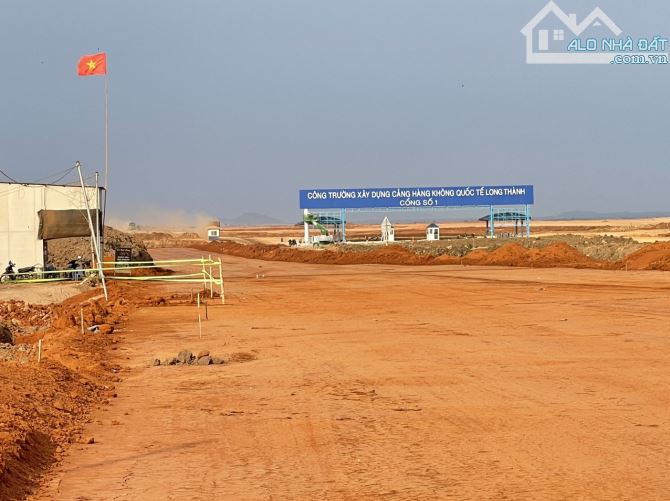 9315m2 mặt trước Sân Bay Long Thành, đường dự phóng 32m, cách cổng sân bay 500m, giá tốt - 2