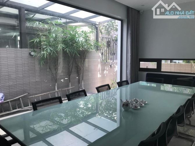 Cần bán biệt thự siêu vip khu Vườn Đào - Tây Hồ DT 320m2 * 4T + 1 hầm, Giá 105 tỷ, nhà đẹp - 2