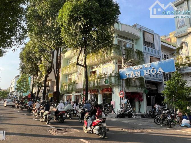 Nhà Góc 2 Mặt Tiền Trường sa, PN, Ngang 16.5m 3 lầu với HĐ thuê 850tr - Chỉ hơn 20 tỷ - 3