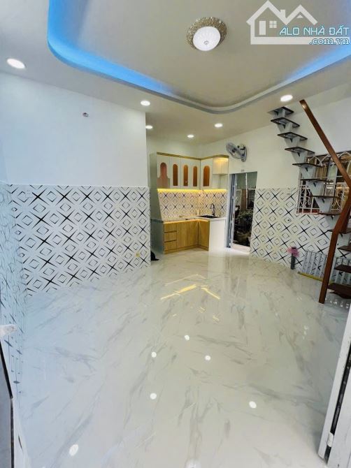 BÁN NHÀ QUẬN 6, HXH PHẠM VĂN CHÍ, 20m2 2Pn MỚI TINH GIÁ RẺ. - 3