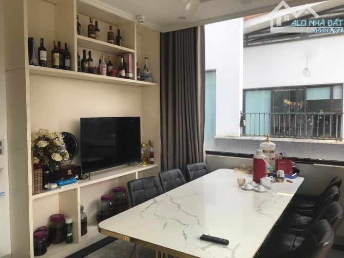Cần bán biệt thự siêu vip khu Vườn Đào - Tây Hồ DT 320m2 * 4T + 1 hầm, Giá 105 tỷ, nhà đẹp - 3