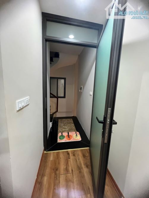 BÁN NHÀ PHÂN LÔ Ô TÔ TRÁNH ĐỖ TRƯỚC CỬA NHÀ MỚI ĐẸP DÂN XÂY TẶNG FULL NỘI THẤT  NHỈNH 7 tỷ - 4