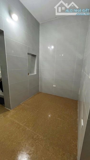 Cho thuê nhà Phố Hoàng Mai (ngay chợ Hoàng Mai) 3 tầng, 40m2, 3 ngủ, 8.5 triệu ở GĐ, nhóm - 4