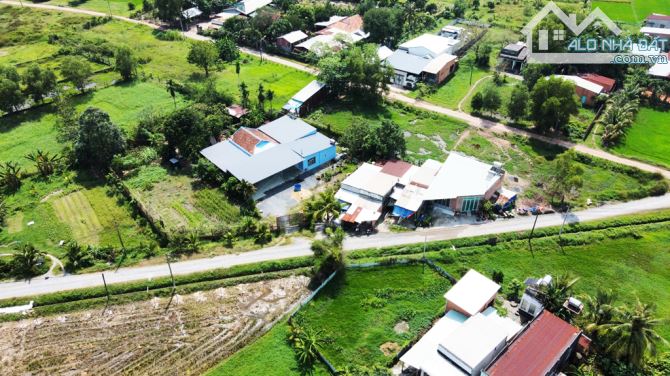 Bán nhà 2/ đường Trần Thị Chọn - 268m2 - 12x24 - 50m2 thổ cư - xã Trung Lập Hạ - Củ Chi - 6