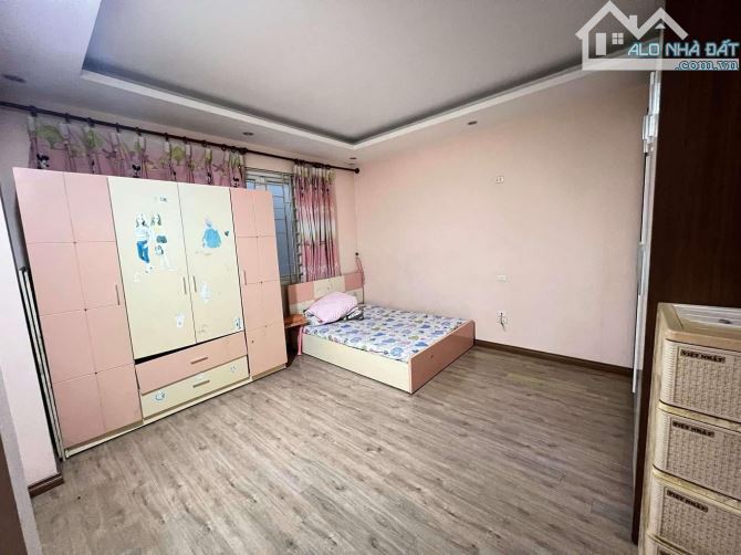 Bán nhà Lê Thanh Nghị 35/45m2, 5T, 3 mặt thoáng ngõ rộng 45m ra phố, sổ đẹp. Giá 11.8 tỷ