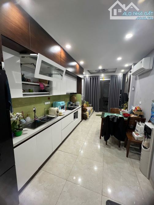 BÁN NHÀ PHÂN LÔ Ô TÔ TRÁNH ĐỖ TRƯỚC CỬA NHÀ MỚI ĐẸP DÂN XÂY TẶNG FULL NỘI THẤT  NHỈNH 7 tỷ - 8