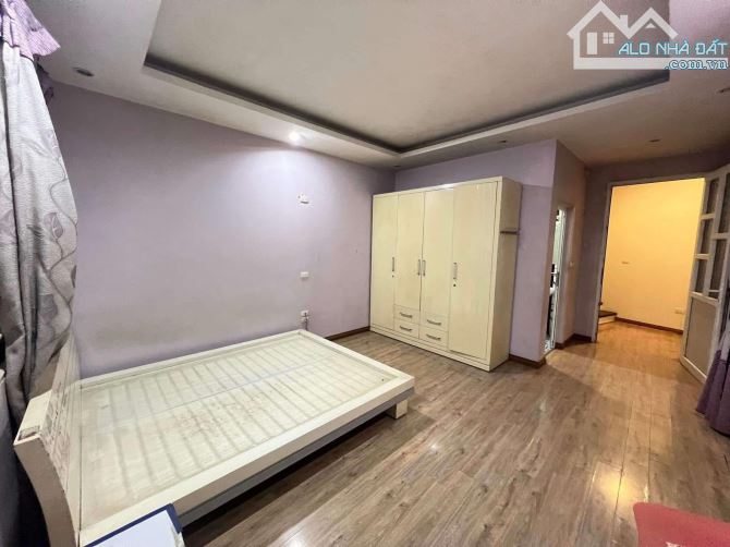 Bán nhà Lê Thanh Nghị 35/45m2, 5T, 3 mặt thoáng ngõ rộng 45m ra phố, sổ đẹp. Giá 11.8 tỷ