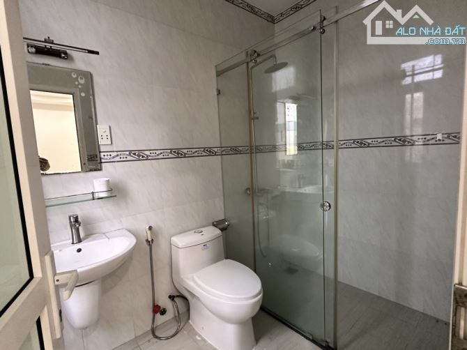 BÁN GẤP CHDV MẶT TIỀN 6 TẦNG - GẦN 2 TỶ/N - KHU LOTTE NGUYỄN THỊ THẬP Q7 - CHỈ 40 TỶ - 9
