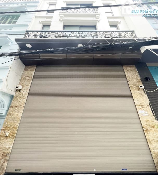 Bán Nhà Mặt Phố Nguyễn Du, Hai Bà Trưng DT 136m2 x 7T MT:6m. Giá Rẻ.