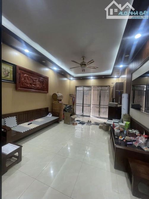 Bán nhà phố Kim Giang, ngõ thông ô tô  DT 48m, 4 tầng, MT 4m chào giá 12,5 tỷ