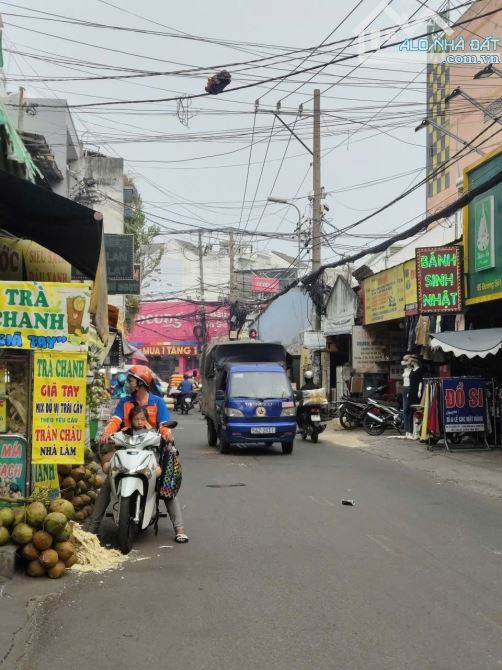 Mặt tiền kinh doanh gần chợ Bình Long, Lê Văn Quới, diện tích 4x16m, đúc 3,5 tấm