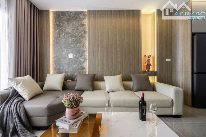 Siêu phẩm ĐÀM QUANG TRUNG, Long Biên  Lô góc , tháng máy, DT 40m, 6 tầng, MT 4,9m, CHỈ 9 T