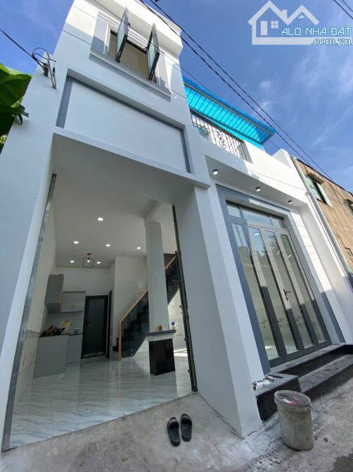 Bán nhà 1T1L gần chợ, trường học, UBND P. Tân Vạn, cách Bùi Hữu Nghĩa khoảng 100m