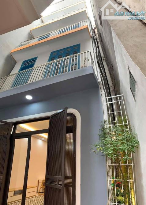 SIÊU PHẨM NHÀ MỚI HỒ TÙNG MẬU 8,3 TỶ 45m 5 TẦNG MT 4,5m FUII NỘI THẤT Ô TÔ ĐỖ CỬA CẦU GIẤY