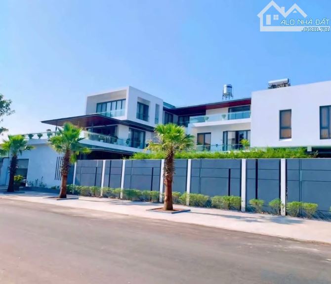 Chủ gửi. Biệt Thự sân vườn Góc 2 mặt tiền, Cồn Khương, thích hợp cho giới thượng lưu.