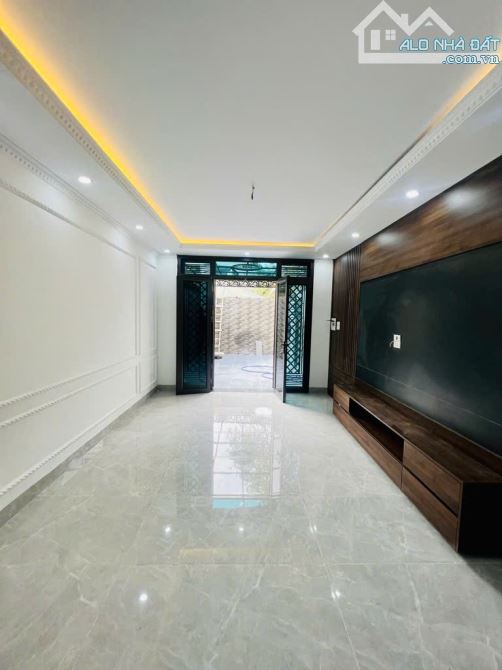 BÁN NHÀ VŨ XUÂN THIỀU - THANG MÁY - 50M2 GIÁ 6.8 TỶ