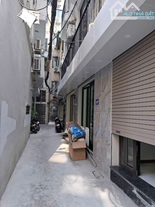 Siêu Ngon! Ngã tư sở- 40m xây mới 5 tầng, ngõ rộng thông thoáng 3m- ở và kdoanh