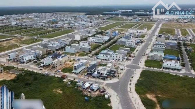 LÔ ĐẤT ĐẸP KINH DOANH BUÔN BÁN NGAY TÁI ĐỊNH CƯ SÂN BAY , 125M2 GIÁ 2TỶ2 - 4