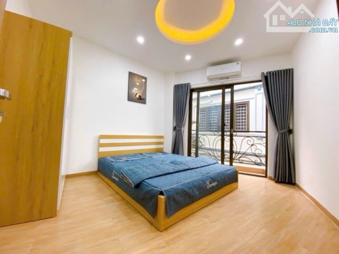 BÁN TOÀ NHÀ DỊCH VỤ DÒNG TIỀN 65 TRIỆU/ THÁNG - THANG MÁY. DT 50m2*7T. GIÁ NHỈNH 12 TỶ.
