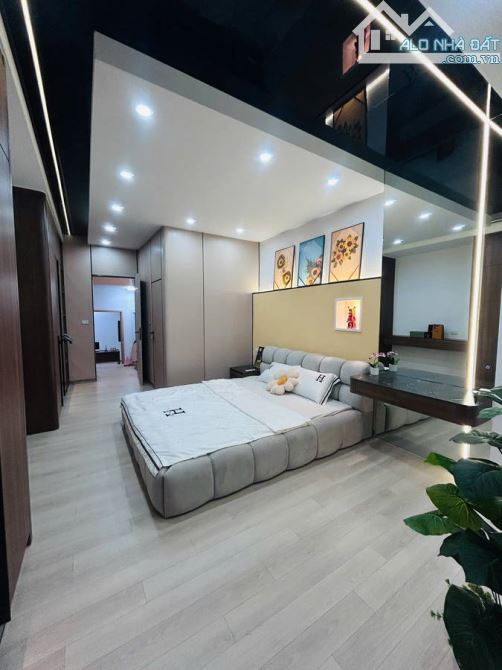 SIÊU PHẨM PHÂN LÔ HOÀNG NGÂN  67M  5T TM - MT4,1M - CÁCH MẶT PHỐ 10M - SDCC - 16,7 TỶ - 1