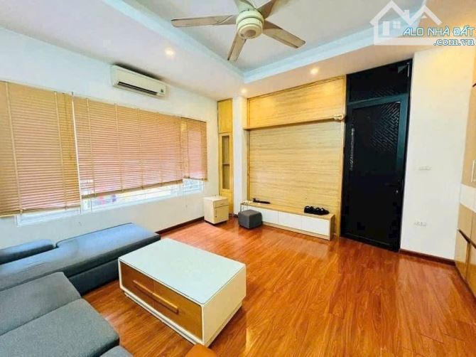 NHÀ VIP ĐẸP TÂY HỒ KINH DOANH VÀ Ở ĐỀU HỢP LÝ GIÁ CHỈ hơn7tỷ có nhà 5tầng ngõ Ô Tô - 1