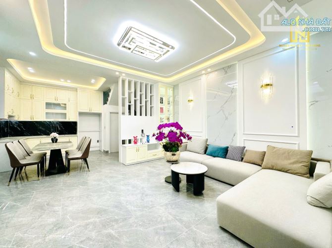 Nhà thiết kế hiện đại vừa xây xong phố Chợ Hàng - 1