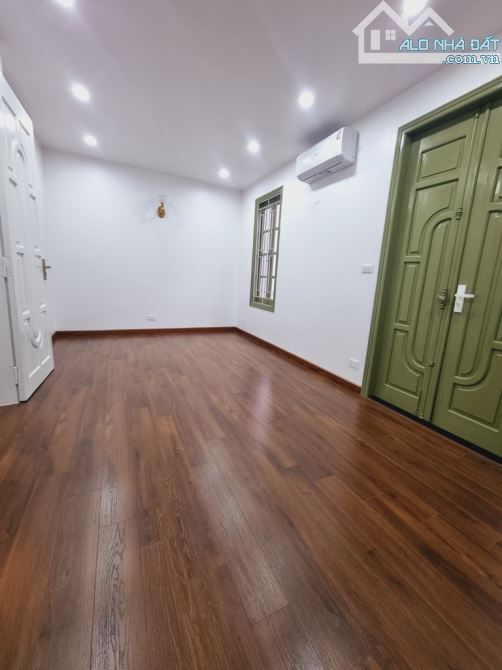 BÁN NHÀ BỒ ĐỀ 80M2, 5 TẦNG, GẦN HỒ, NỞ HẬU, ĐANG VAY NGÂN HÀNG DỄ THƯƠNG LƯỢNG - 1