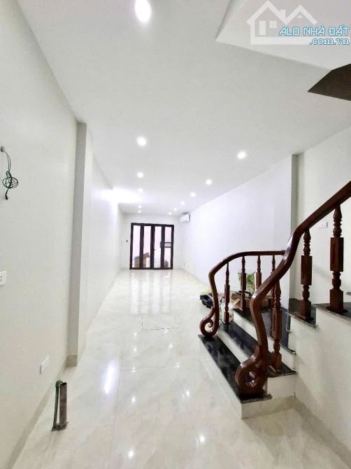 Siêu Ngon! Ngã tư sở- 40m xây mới 5 tầng, ngõ rộng thông thoáng 3m- ở và kdoanh - 1
