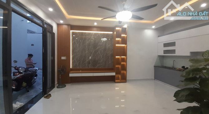 Bán gấp nhà 4 tầng Phụng Pháp, Văn Cao, Đằng Giang, Ngô Quyền, 42m2, giá 3,19tỷ - 1