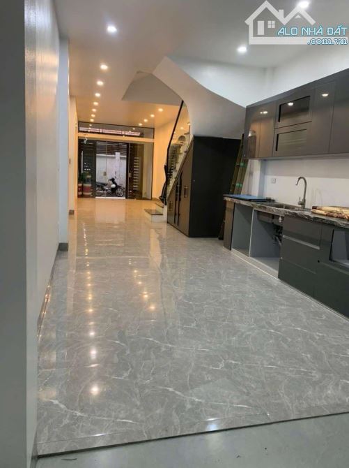 NHÀ MỚI TỨ HIỆP 60M2 - NGÕ Ô TÔ - Ô CHỜ THANG MÁY - FULL NỘI THẤT XỊN SÒ - CHỈ 9.8 TỶ - 1
