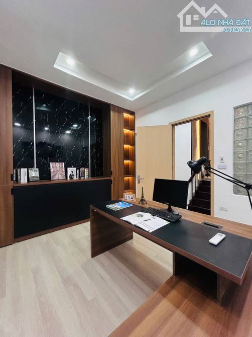 SIÊU PHẨM PHÂN LÔ HOÀNG NGÂN  67M  5T TM - MT4,1M - CÁCH MẶT PHỐ 10M - SDCC - 16,7 TỶ - 2