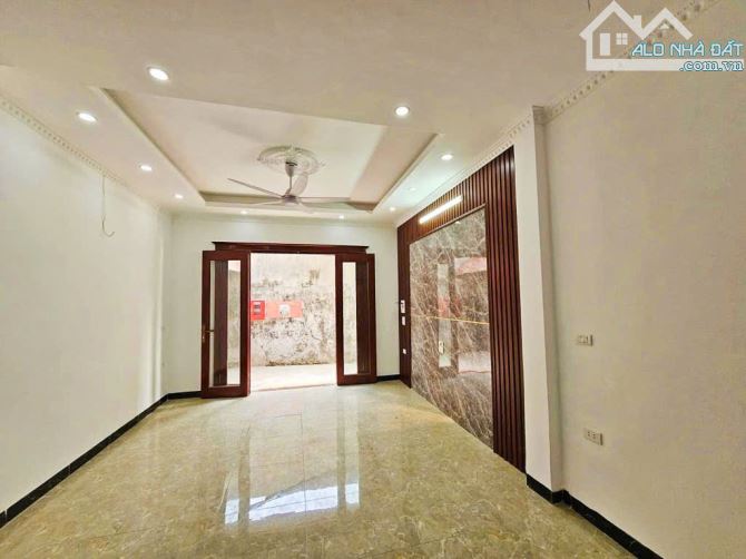 🏠 NHÀ ĐẸP MỚI KOONG - 5 TẦNG THANG MÁY - PHỐ CỔ LINH - NGÕ NÔNG - 30M Ô TÔ  - TIỆN ÍCH  N - 2