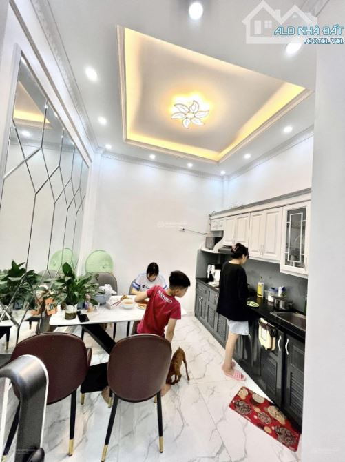 Bán nhà Đại Từ - DT 50m2x4 tầng, ngõ 4m, nhà đẹp, giá 7.68 tỷ, cực đẹp, thoáng, ở luôn - 2