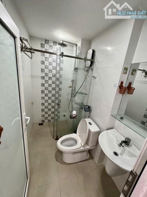 CĂN HỘ 1 PHÒNG NGỦ RỘNG 40M2 CÓ VIEW KÍNH CỰC ĐỈNH - 2