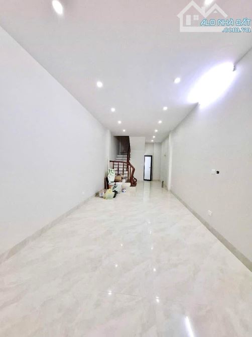 Siêu Ngon! Ngã tư sở- 40m xây mới 5 tầng, ngõ rộng thông thoáng 3m- ở và kdoanh - 2