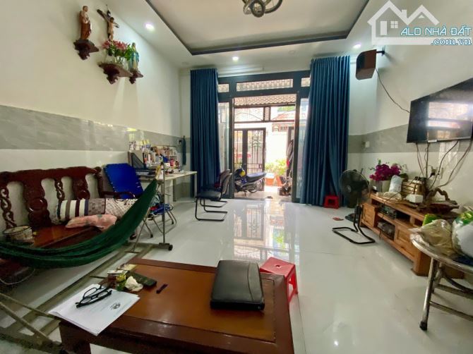 BÁN NHÀ TÂN PHÚ sát MT TÂN Hương, 90m2 - 2 TẦNG, CHỈ 6.x Tỷ - 2