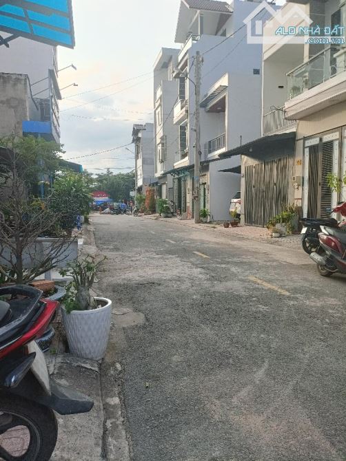 Lô đất 105m2, ngang 4.5m, Nguyễn Xiển, ngay Vinhomes, GPXD 5 tầng, nhỉnh 4 tỷ - 2