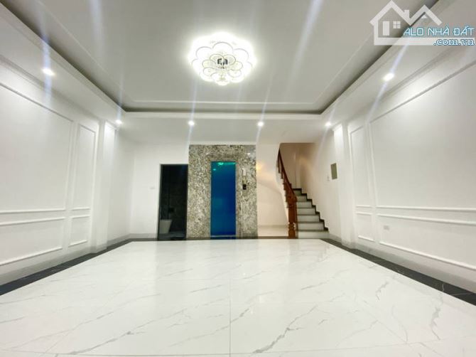 SIÊU PHẨM PHÂN LÔ KHUẤT DUY TIẾN - Ô TÔ VÀO NHÀ - 54M 8T TM - MT5,5M - SDCC - 19,8 TỶ - 3