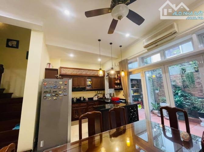 Ô TÔ! Phố Nguyễn Trãi, 56.2m2 mặt tiền 4.3m - Chỉ 13tỷ! - 3