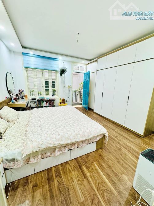 SIÊU PHẨM NHÀ MỚI HỒ TÙNG MẬU 8,3 TỶ 45m 5 TẦNG MT 4,5m FUII NỘI THẤT Ô TÔ ĐỖ CỬA CẦU GIẤY - 3