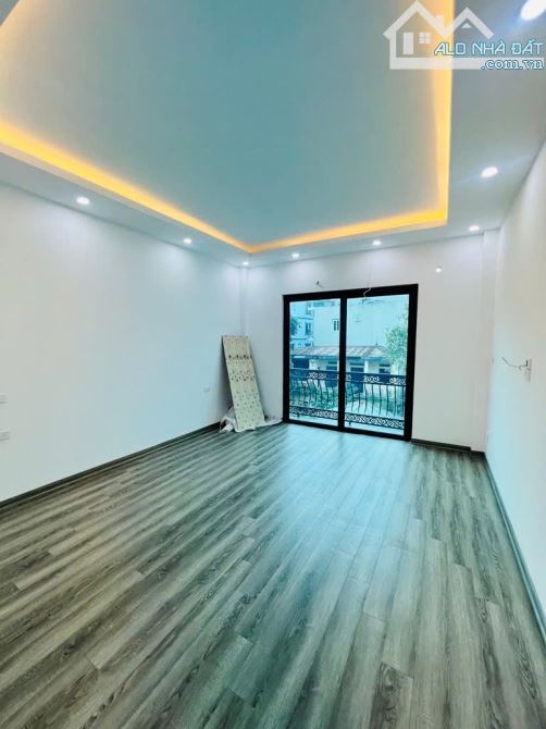 BÁN NHÀ VŨ XUÂN THIỀU - THANG MÁY - 50M2 GIÁ 6.8 TỶ - 3